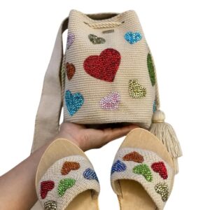 Combo de mochila mediana + sandalias decoradas
