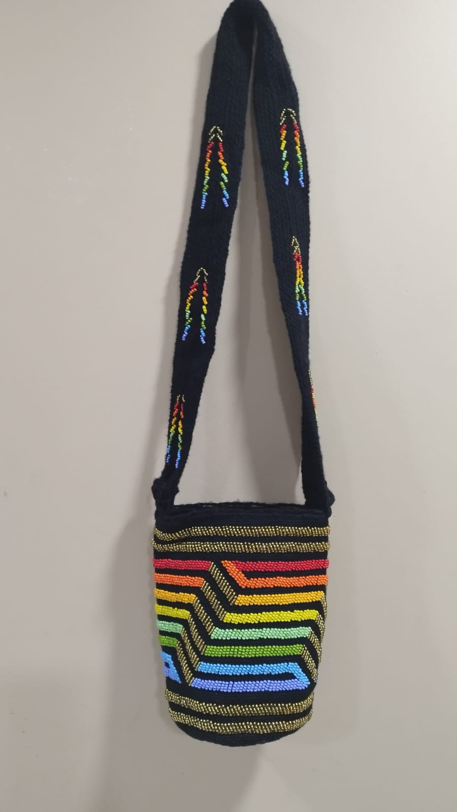 Mochila Kamhuama mediana con mostacilla - Image 10