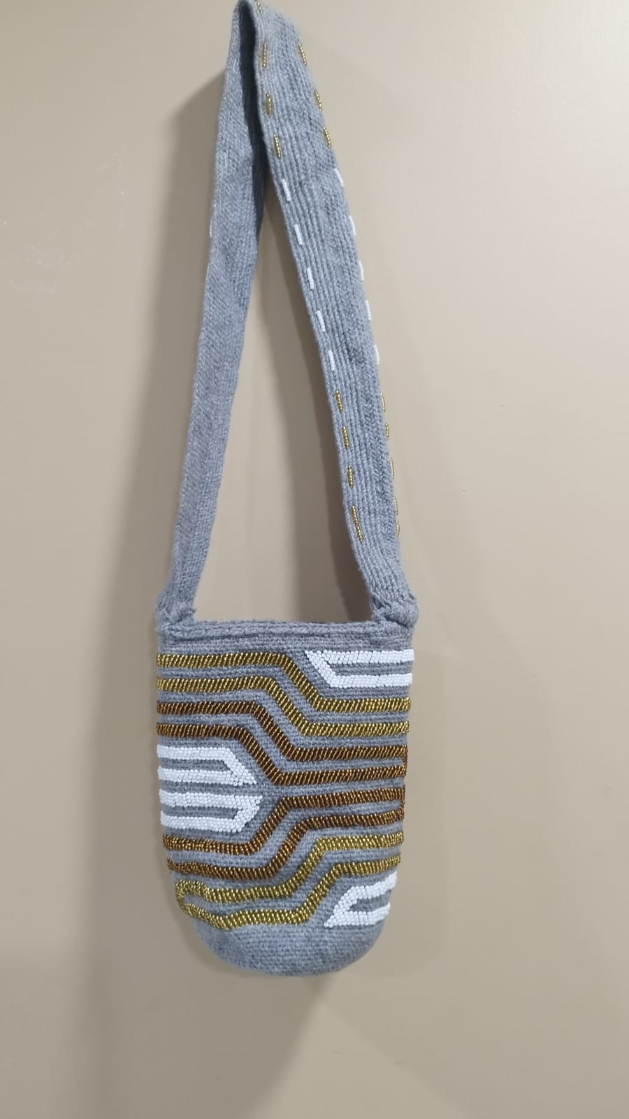 Mochila Kamhuama mediana con mostacilla - Image 9